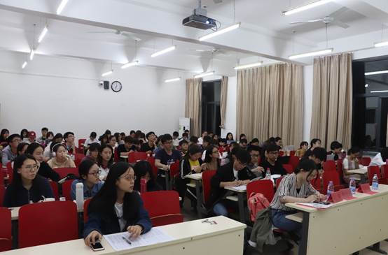 冰球突破mg正规官网雁阵计划之考研规划专场讲座顺利举行