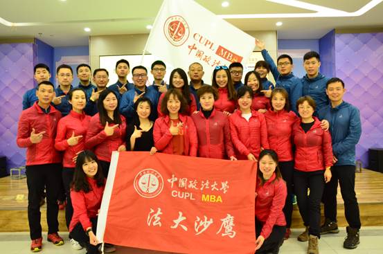 团队协作共进退 沙漠归来再前行——冰球突破mg正规官网“法大沙鹰队”参加第八届亚沙赛并全部顺利完赛