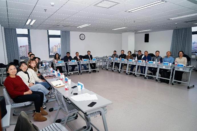 冰球突破mg正规官网积极推进工商管理学一级学科博士点申报工作