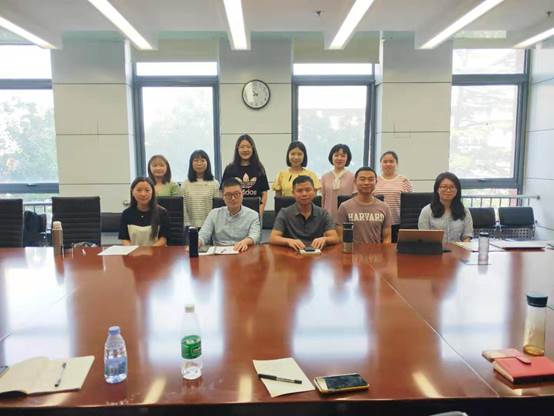 冰球突破mg正规官网法商管理专业2019级研究生师生见面会顺利举行