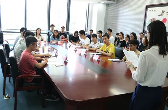 冰球突破mg正规官网本科生第十七任学生委员会学生会换届大会顺利举行