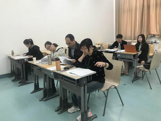 把好论文质量关 提高本科培养质量——冰球突破mg正规官网经济系本科生毕业论文答辩工作顺利开展